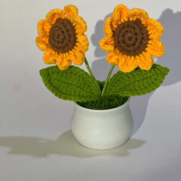 Two mini crocheted sunflowers in plastic pot. - Picture 8 of 10